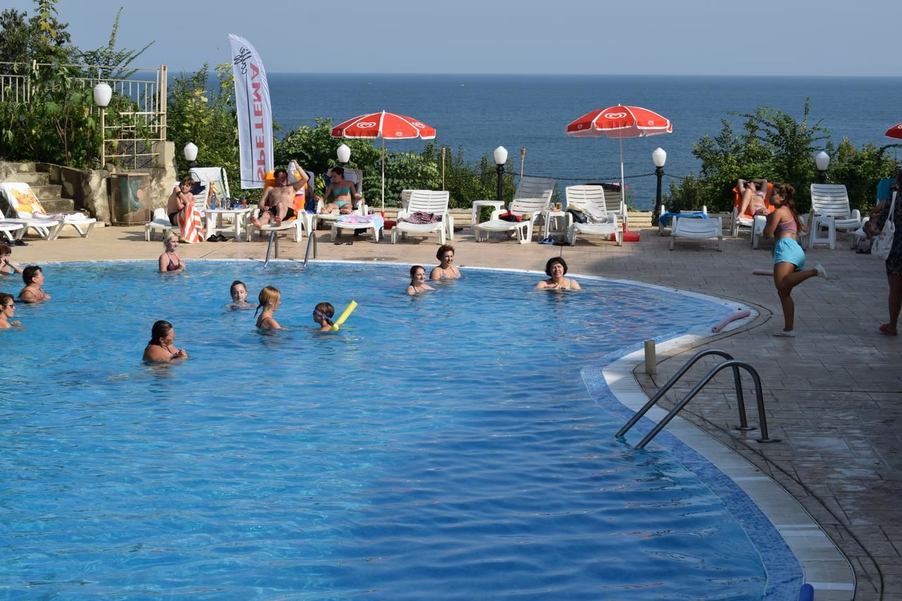 Отель Ahilea Hotel - Free Pool Access Балчик